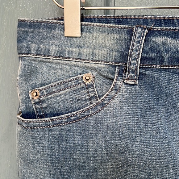 Bee & Ceci Los Angeles Denim Shorts - Picture 7 of 9